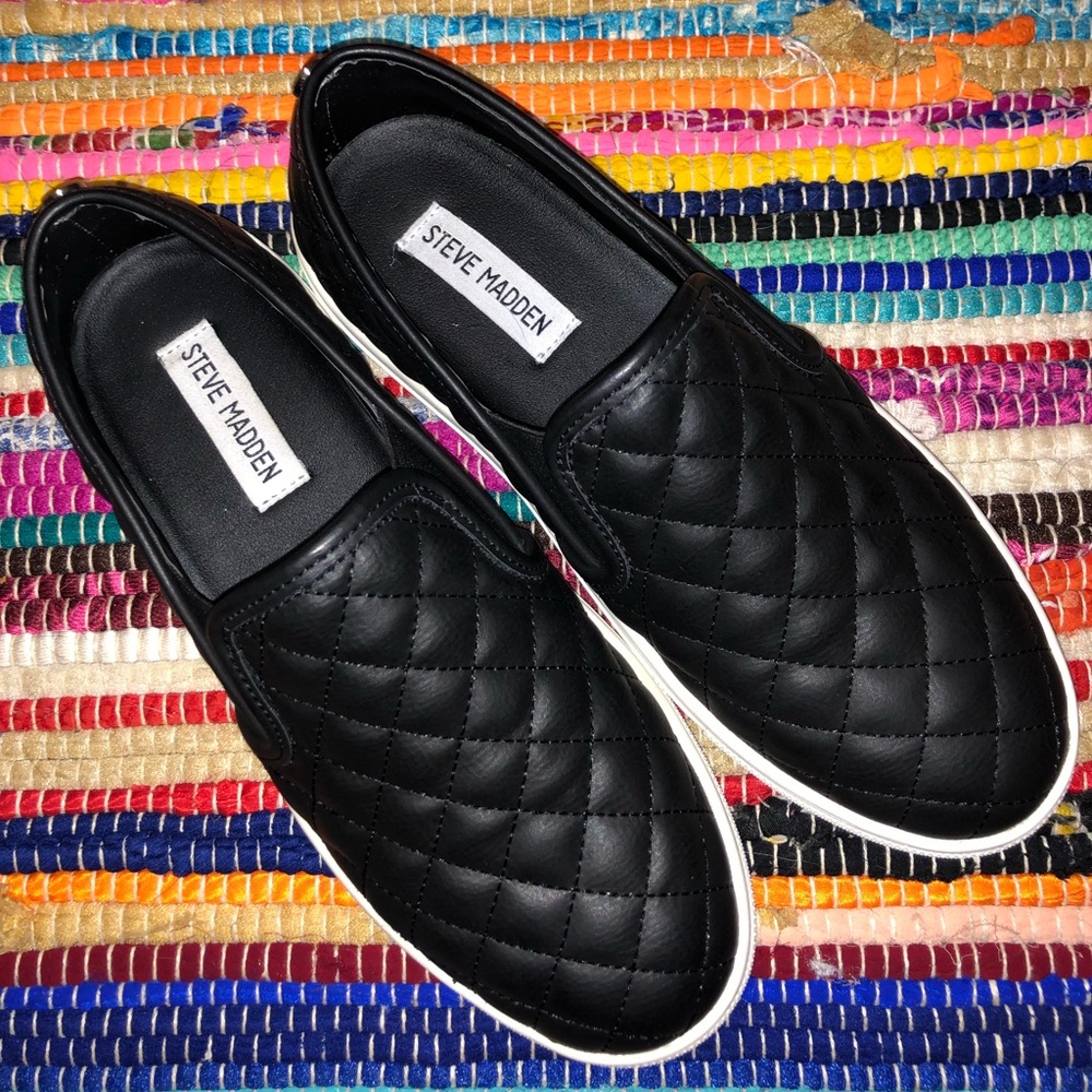 Pleated leather shoes